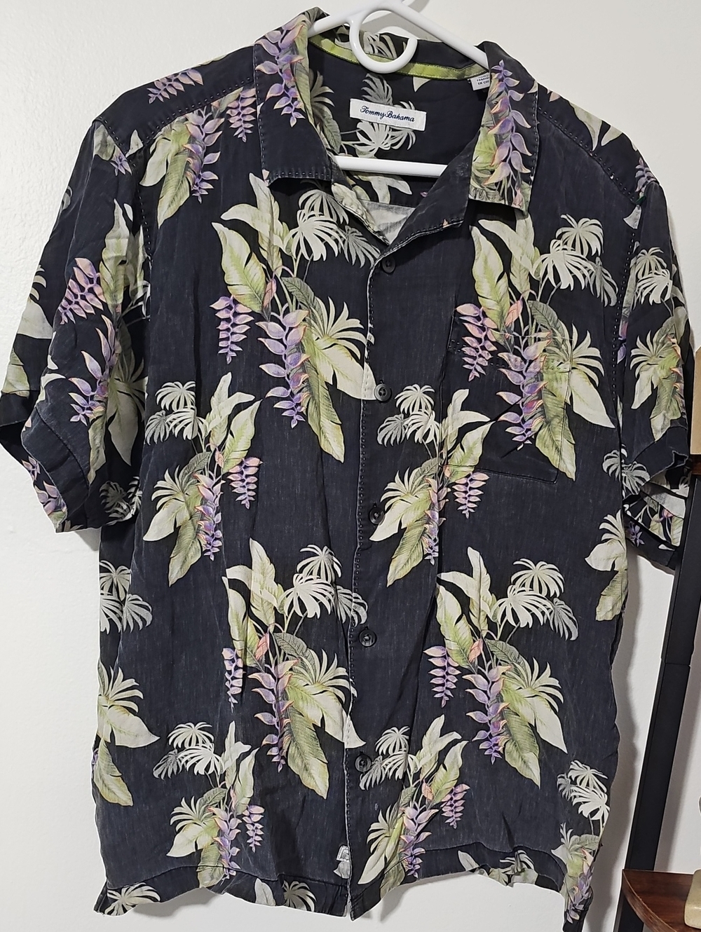 Tommy Bahama Mens L Black Tropical Hawaiian Silk Camp Shirt Green Purple Floral